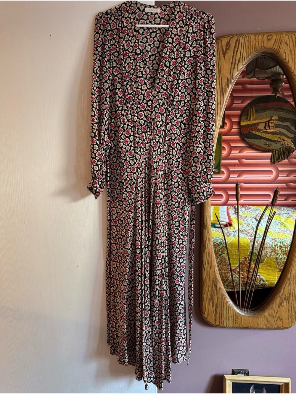 Doen Charleston Small Floral V-Neck Long Sleeve Maxi Dress - Retro Flowers Print